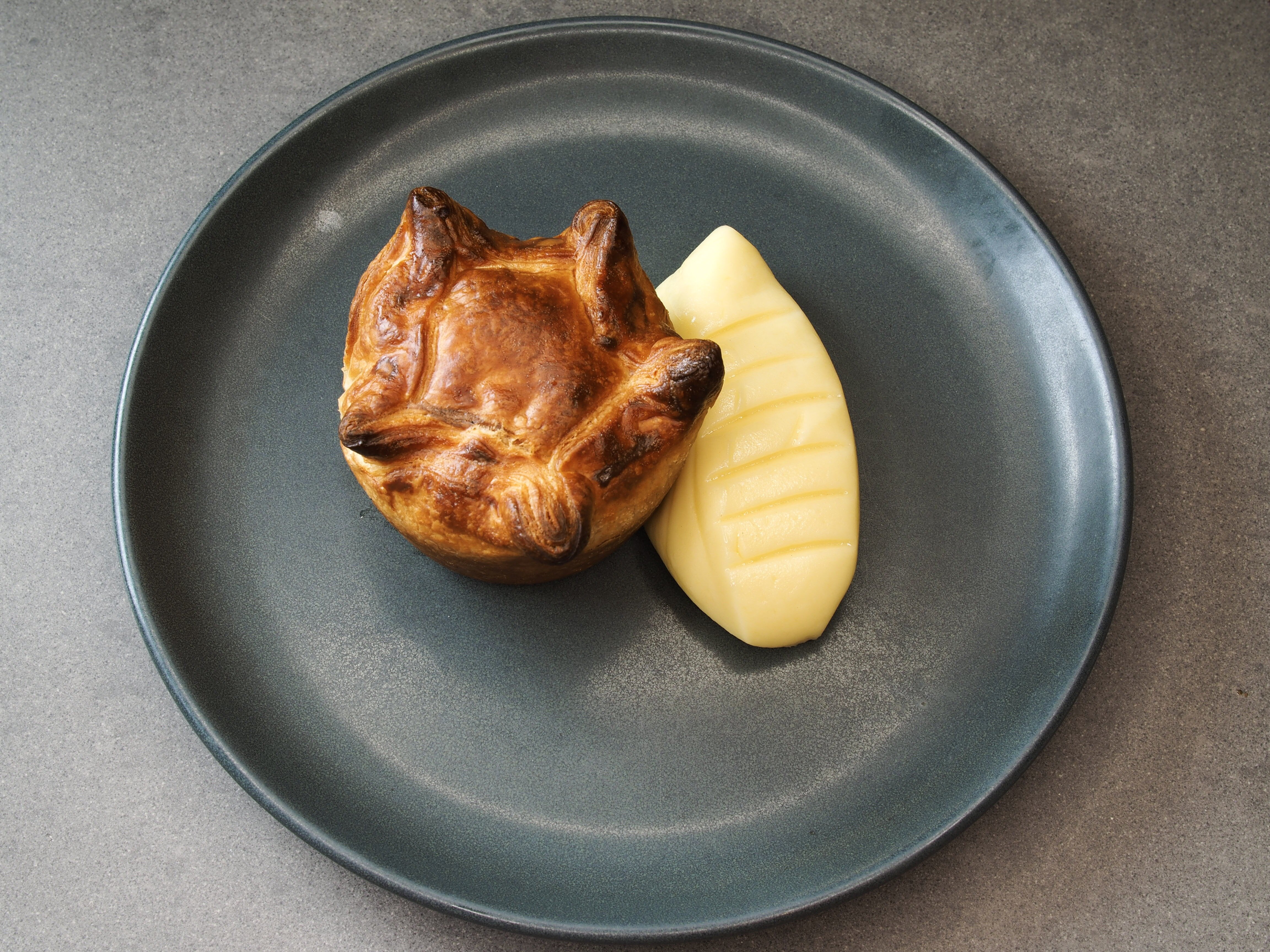 Burford chicken and king oyster mushroom pie, mashed potato